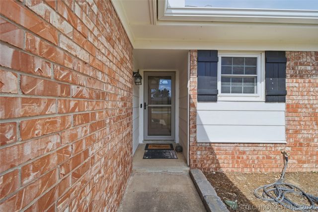 407 W Tobago Drive, Sand Springs, OK 74063