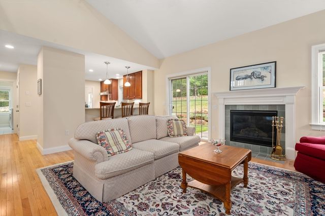 3 Mcgill Ct, Hopkinton, MA 01748