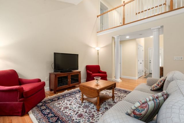 3 Mcgill Ct, Hopkinton, MA 01748