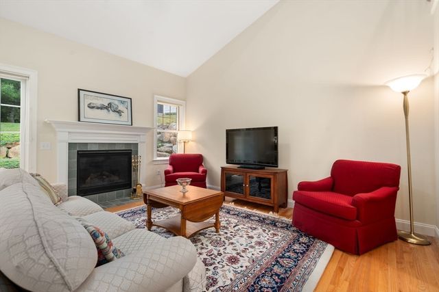 3 Mcgill Ct, Hopkinton, MA 01748