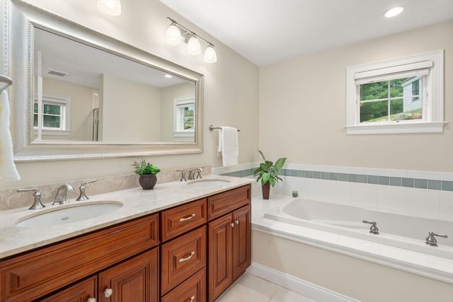 3 Mcgill Ct, Hopkinton, MA 01748