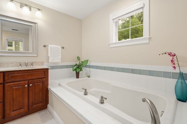 3 Mcgill Ct, Hopkinton, MA 01748