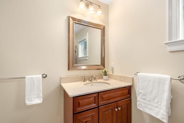 3 Mcgill Ct, Hopkinton, MA 01748