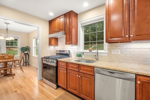 3 Mcgill Ct, Hopkinton, MA 01748