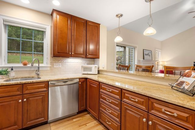 3 Mcgill Ct, Hopkinton, MA 01748