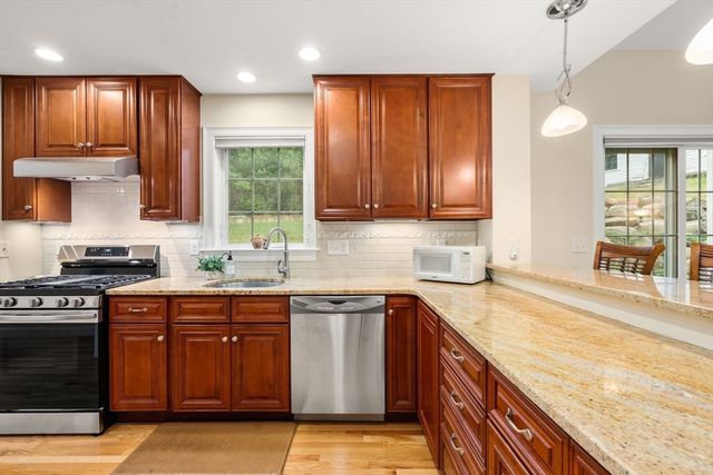 3 Mcgill Ct, Hopkinton, MA 01748