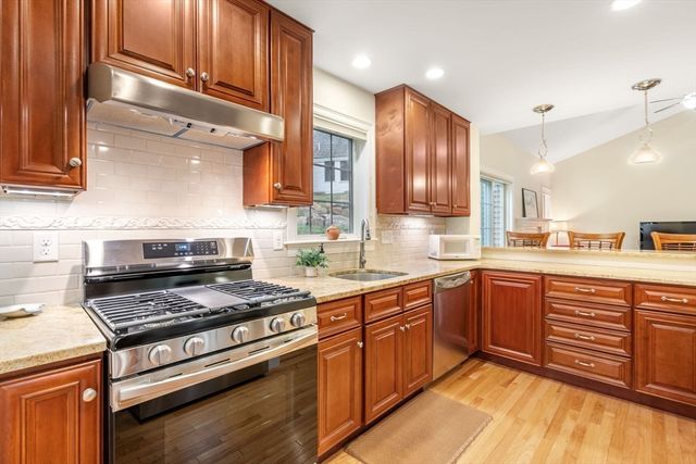 3 Mcgill Ct, Hopkinton, MA 01748