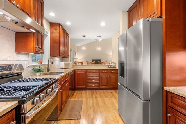 3 Mcgill Ct, Hopkinton, MA 01748
