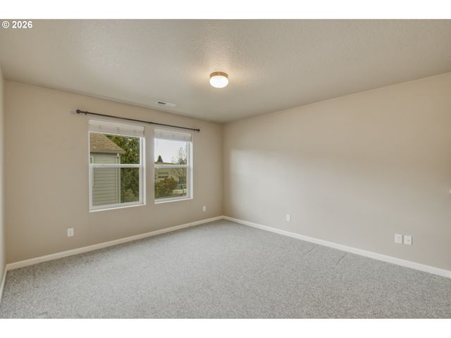 3355 Se SILVER FOX Way, Hillsboro, OR 97123
