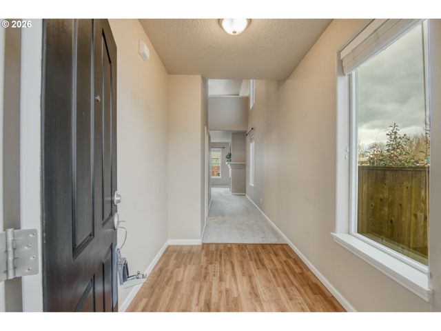 3355 Se SILVER FOX Way, Hillsboro, OR 97123