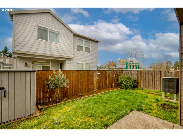 3355 Se SILVER FOX Way, Hillsboro, OR 97123
