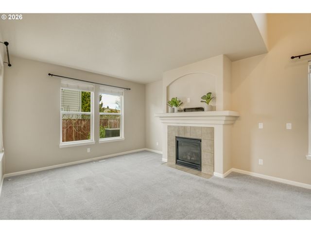 3355 Se SILVER FOX Way, Hillsboro, OR 97123