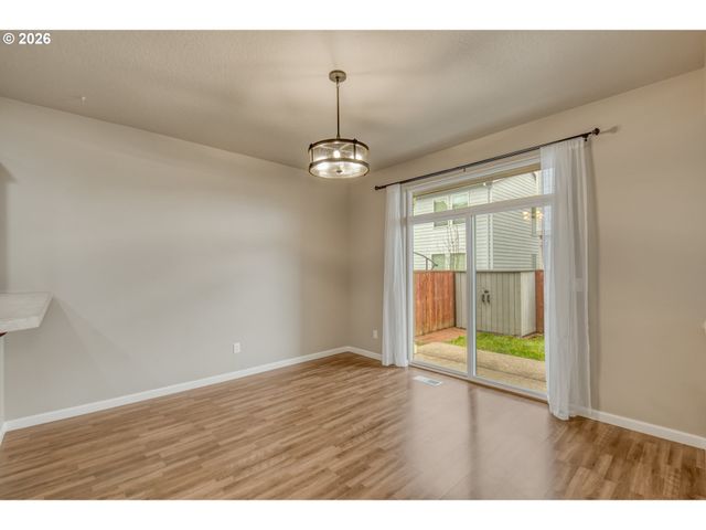 3355 Se SILVER FOX Way, Hillsboro, OR 97123