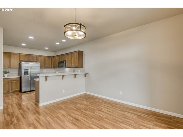 3355 Se SILVER FOX Way, Hillsboro, OR 97123