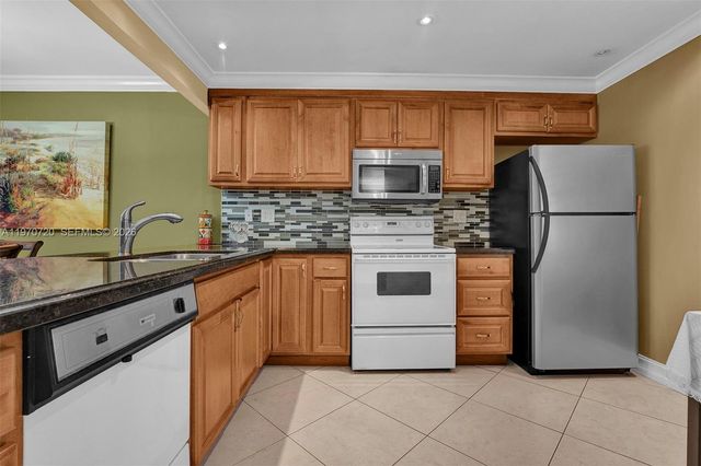 3010 N Course Dr 310, Pompano Beach, FL 33069