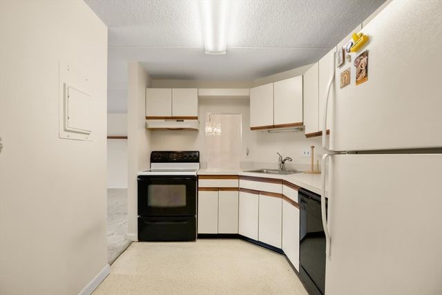 100 High St 206, Medford, MA 02155