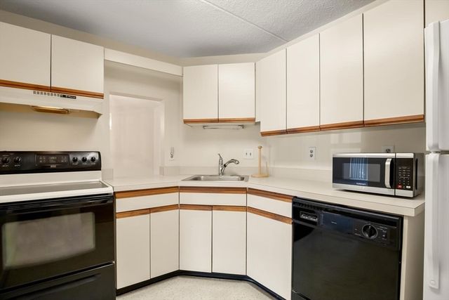 100 High St 206, Medford, MA 02155