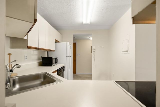 100 High St 206, Medford, MA 02155