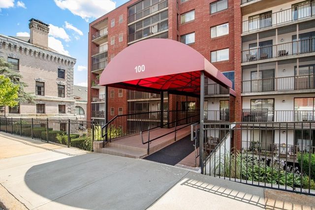 100 High St 206, Medford, MA 02155