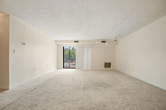 100 High St 206, Medford, MA 02155