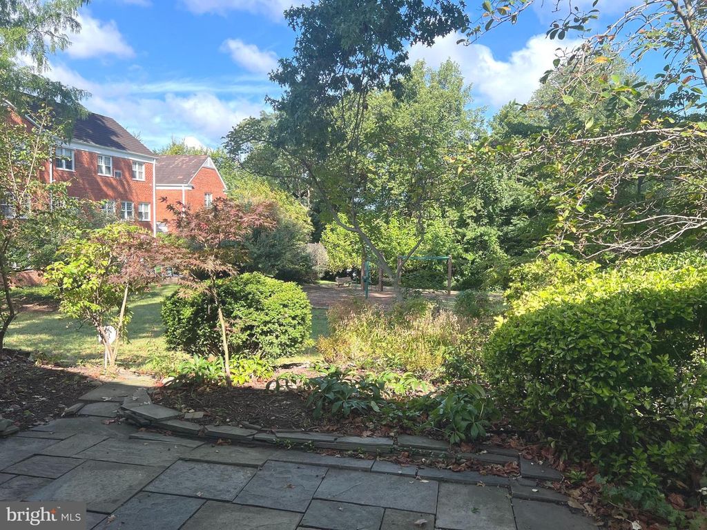 1603 MOUNT EAGLE PL, Alexandria, VA 22302
