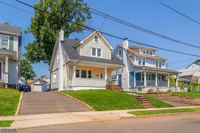 424 Verona Ave, Elizabeth City, NJ 07208
