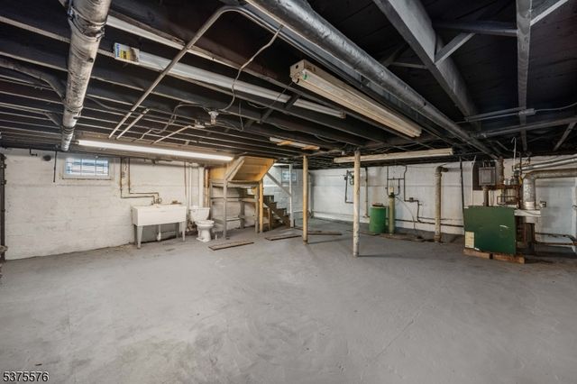 424 Verona Ave, Elizabeth City, NJ 07208
