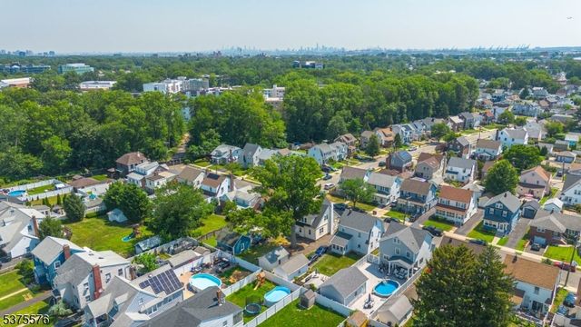 424 Verona Ave, Elizabeth City, NJ 07208