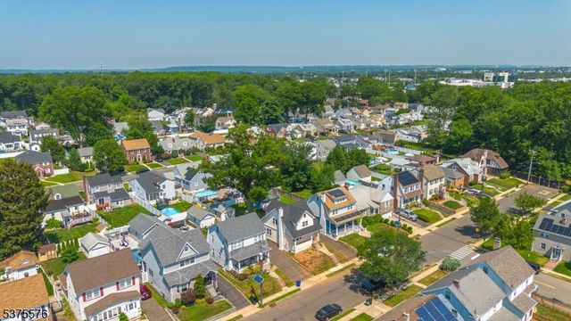 424 Verona Ave, Elizabeth City, NJ 07208