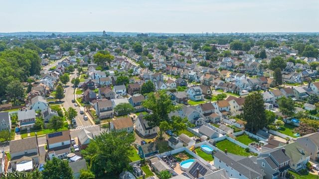 424 Verona Ave, Elizabeth City, NJ 07208