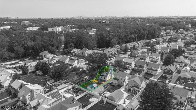 424 Verona Ave, Elizabeth City, NJ 07208