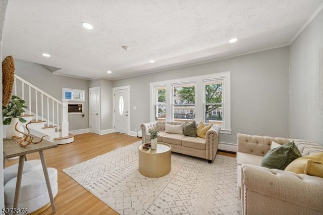 424 Verona Ave, Elizabeth City, NJ 07208