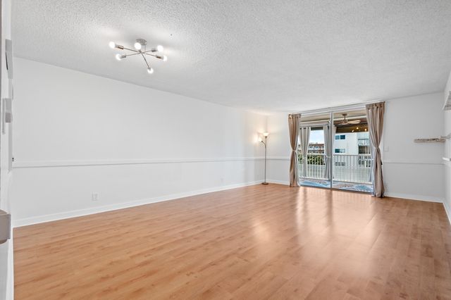 620 NE 12TH Avenue 602, Hallandale Beach, FL 33009