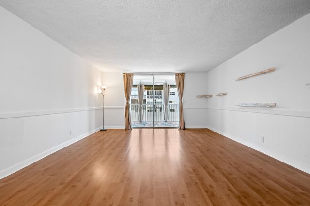620 NE 12TH Avenue 602, Hallandale Beach, FL 33009