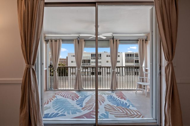 620 NE 12TH Avenue 602, Hallandale Beach, FL 33009