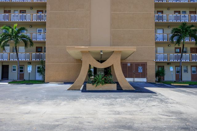 620 NE 12TH Avenue 602, Hallandale Beach, FL 33009