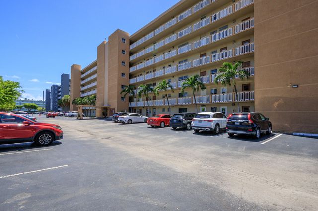 620 NE 12TH Avenue 602, Hallandale Beach, FL 33009