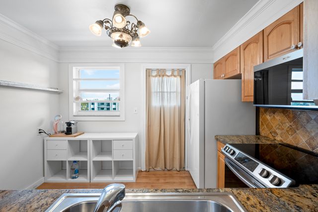620 NE 12TH Avenue 602, Hallandale Beach, FL 33009