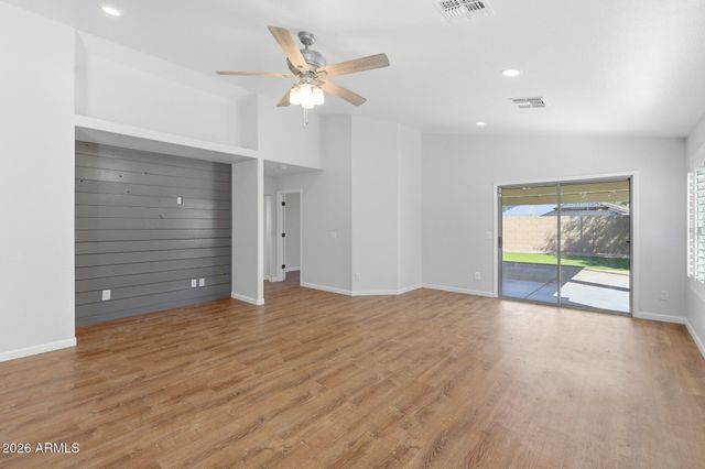 10232 W PRESTON Lane, Tolleson, AZ 85353