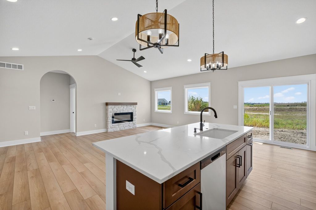 1570 NW Parkside Lane, Waukee, IA 50263