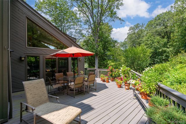 46 Oregon Road, Armonk, NY 10504
