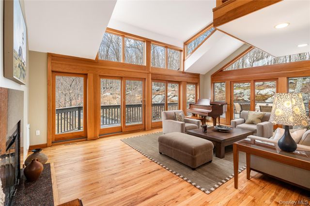 46 Oregon Road, Armonk, NY 10504