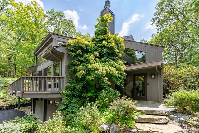 46 Oregon Road, Armonk, NY 10504