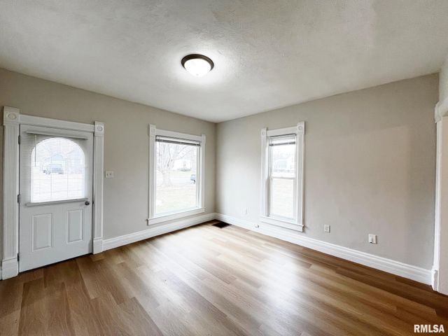 616 N 5TH Street, Chillicothe, IL 61523