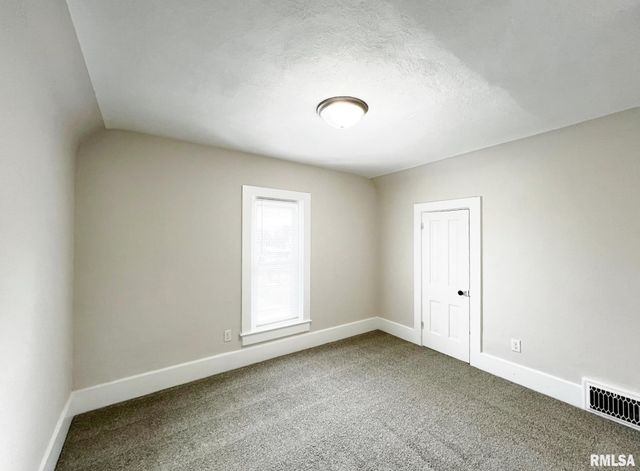 616 N 5TH Street, Chillicothe, IL 61523