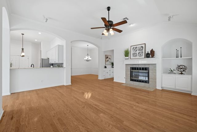 2611 Henley DR, Round Rock, TX 78681