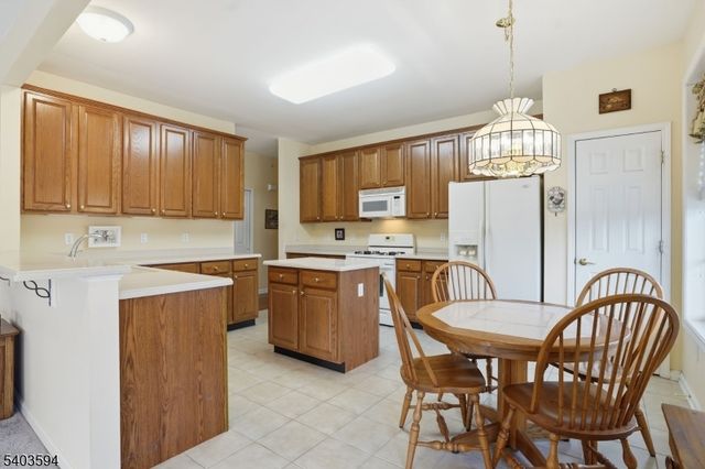 811 Holly Ln 811, Cedar Grove Twp., NJ 07009