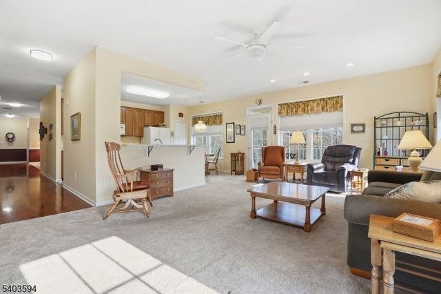 811 Holly Ln 811, Cedar Grove Twp., NJ 07009