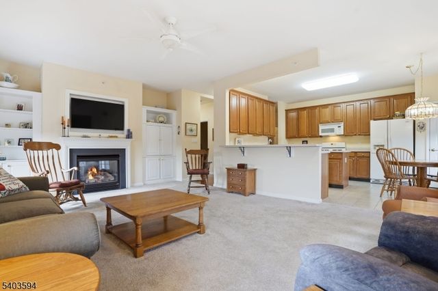 811 Holly Ln 811, Cedar Grove Twp., NJ 07009