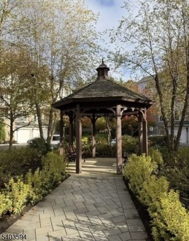 811 Holly Ln 811, Cedar Grove Twp., NJ 07009